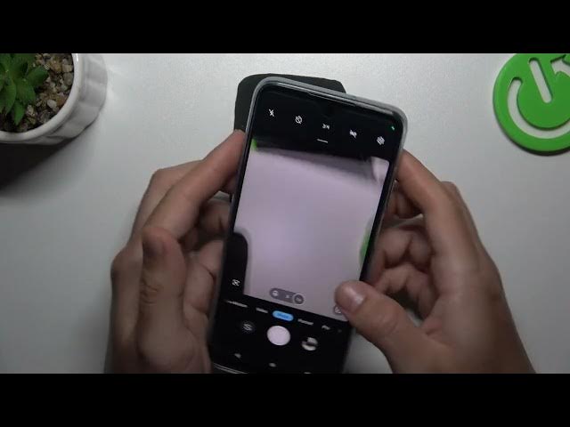 Video thumbnail for How to Take Live Motion Photos on MOTOROLA Moto G32