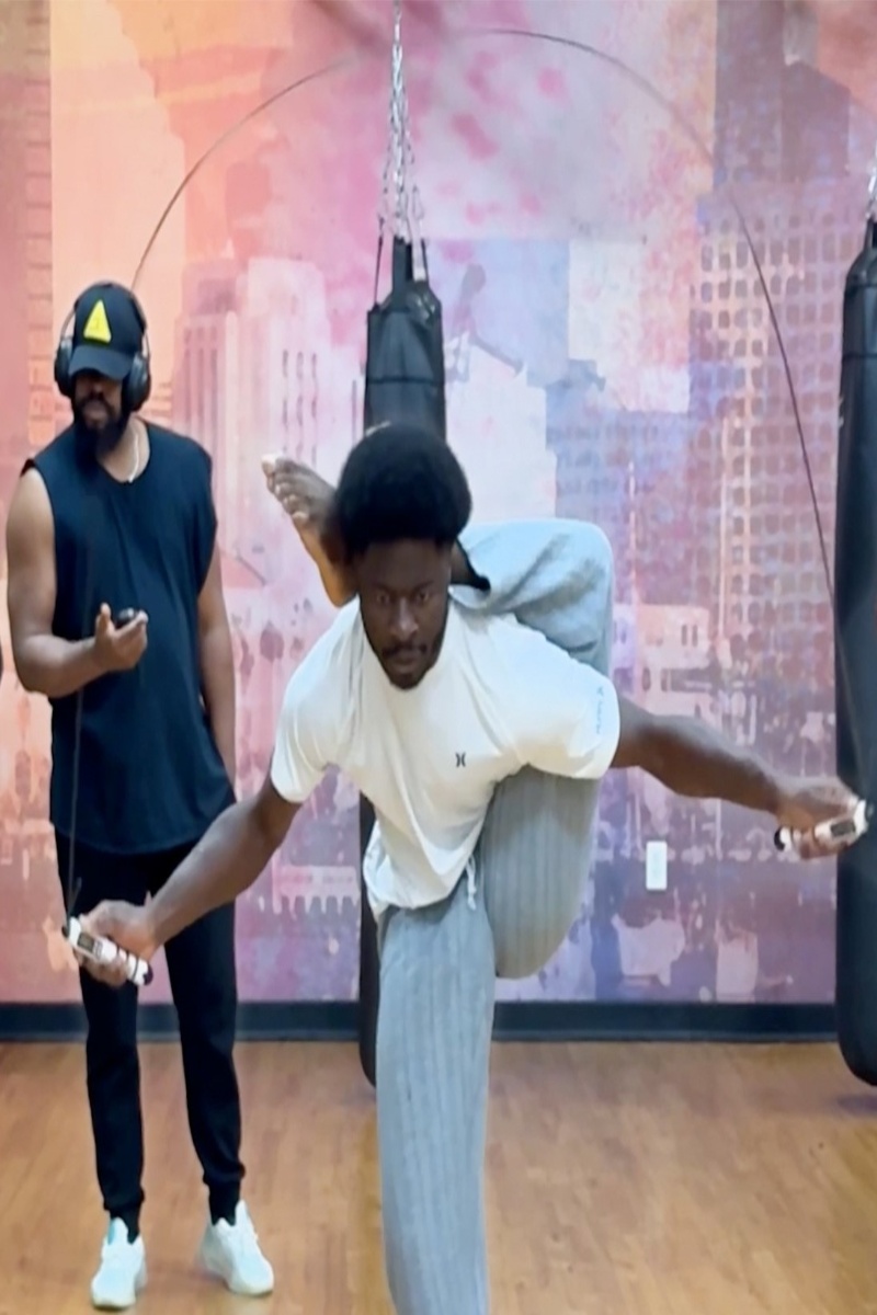 Video thumbnail for Most skips with one leg behind the head in one minute - 150 by Oyindamola Kolawole