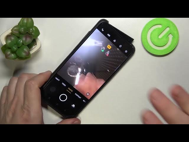 Video thumbnail for How to Take Selfie Using Palm Gesture in Oppo Reno 10X Zoom - Take Picture via Gesture