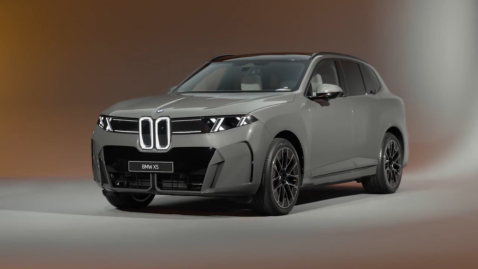 Video thumbnail for BMW’s New X5 May Be the Safest Bet in SUVs