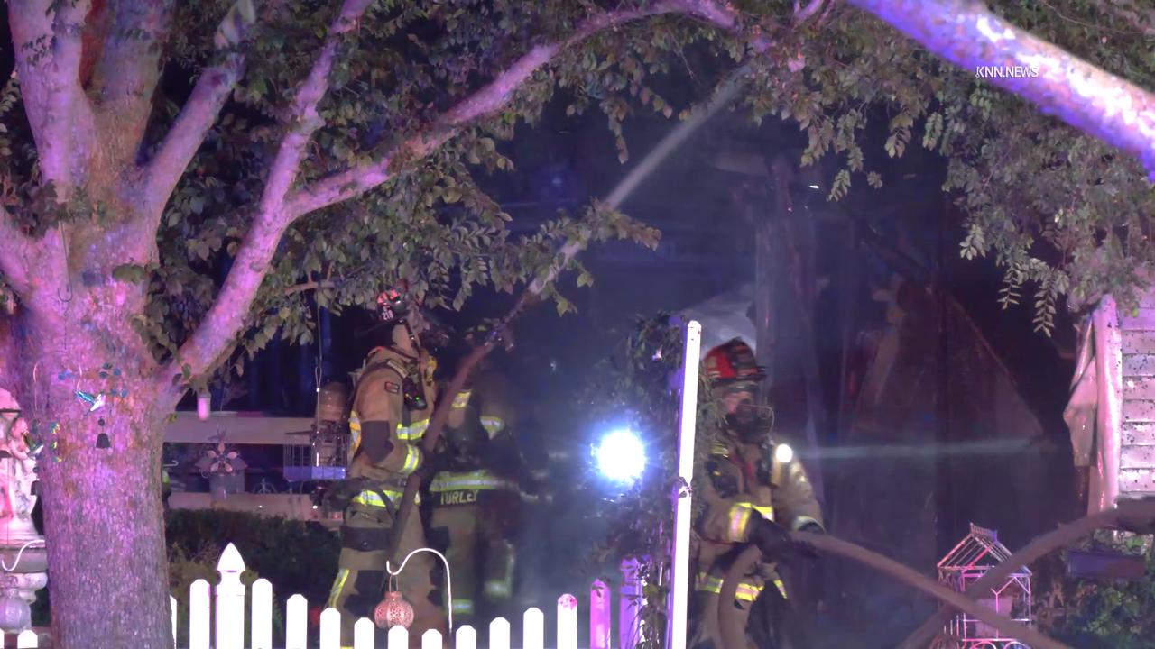Video thumbnail for US, Phoenix: Mesa First Alarm Defensive House Fire.