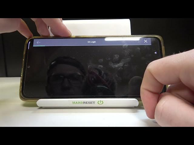 Video thumbnail for Apex Legends Mobile - How To Login To EA Games Account