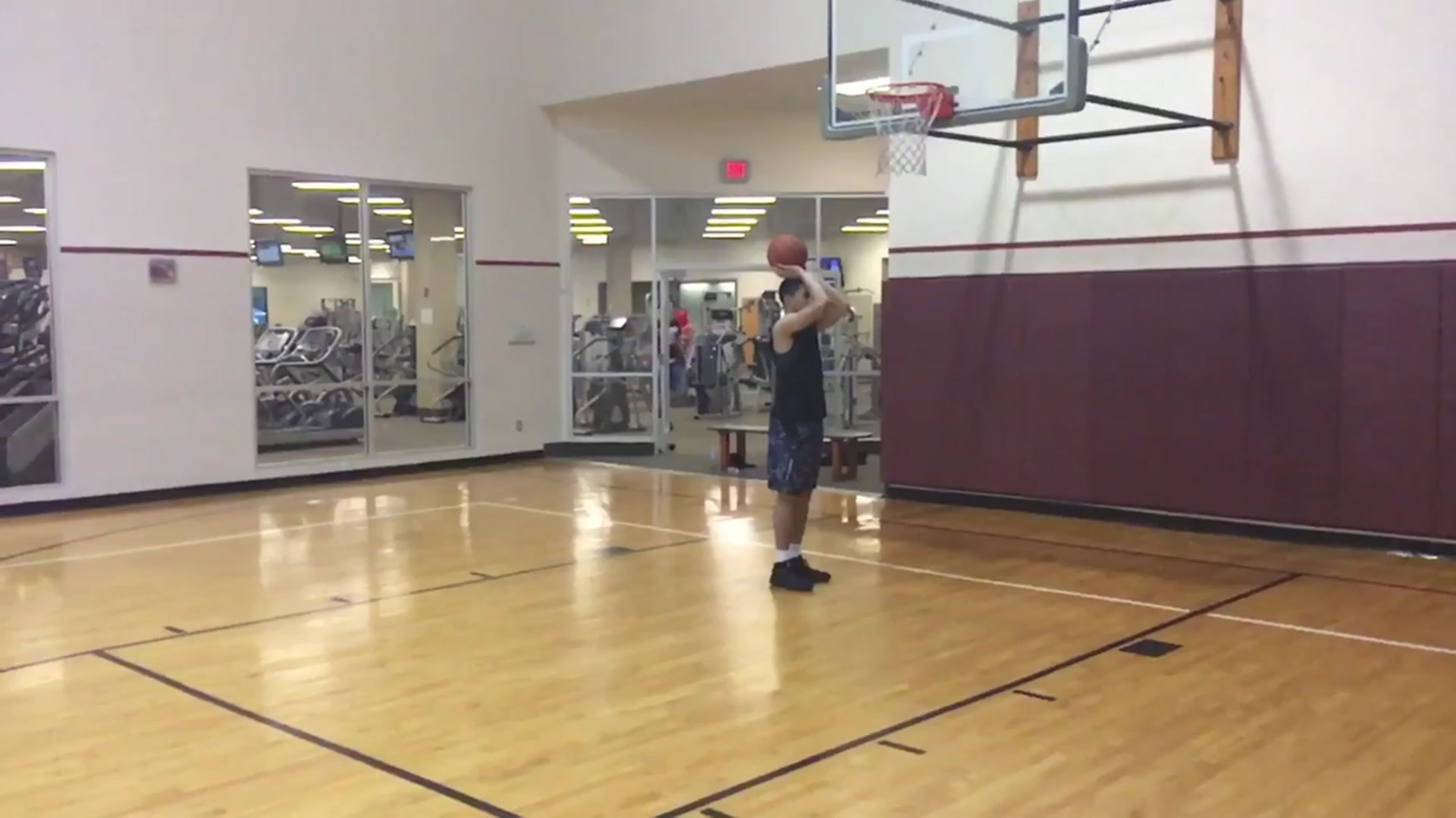 'Video thumbnail for 6'1 Isaiah and 6'2 Luis Crazy Dunk Session :: Almost 720'