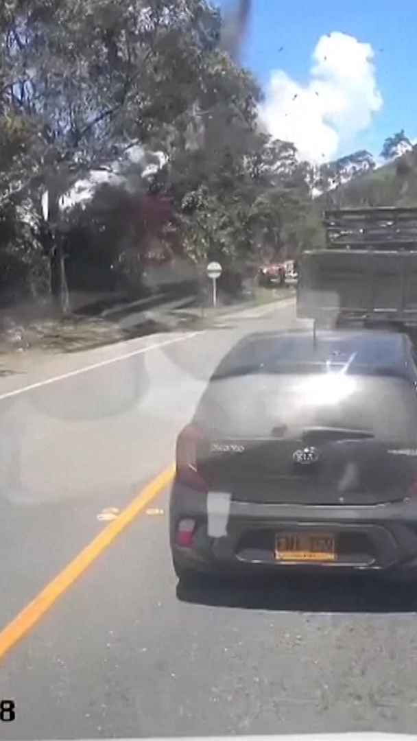 Video thumbnail for New footage shows moment of deadly bus bombing in Colombia