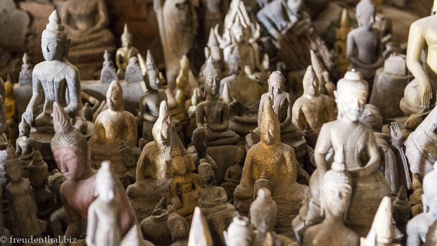 'Video thumbnail for Mekongfahrt mit den Pak-Ou-Höhlen | Laos'