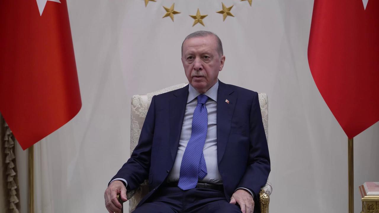 Video thumbnail for Türkiye: Turkish president, Kyrgyz foreign minister meet in Ankara.
