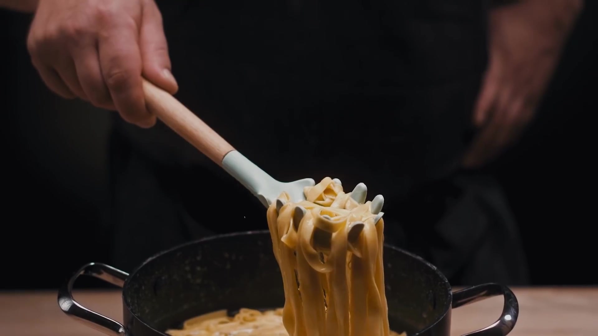 Video thumbnail for Throw Away Pasta Immediately If You Notice This