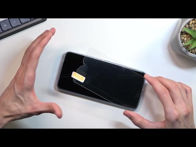 Video thumbnail for How to Apply Tempered Glass on Motorola Edge 30 - Install Screen Protector