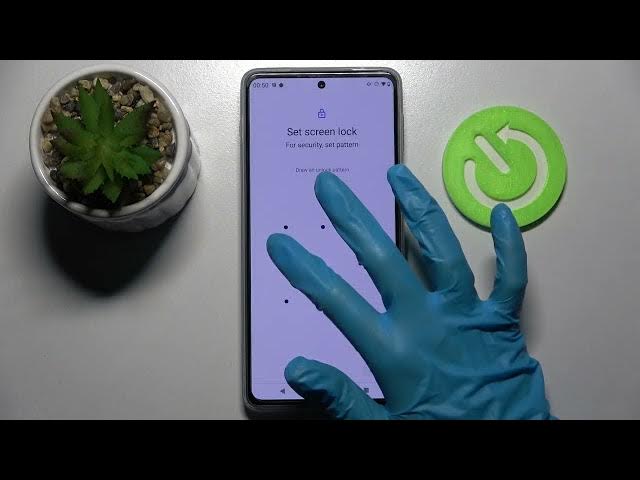Video thumbnail for How to Set Up Screen Lock on MOTOROLA Edge 20 Pro - Select Lock Type