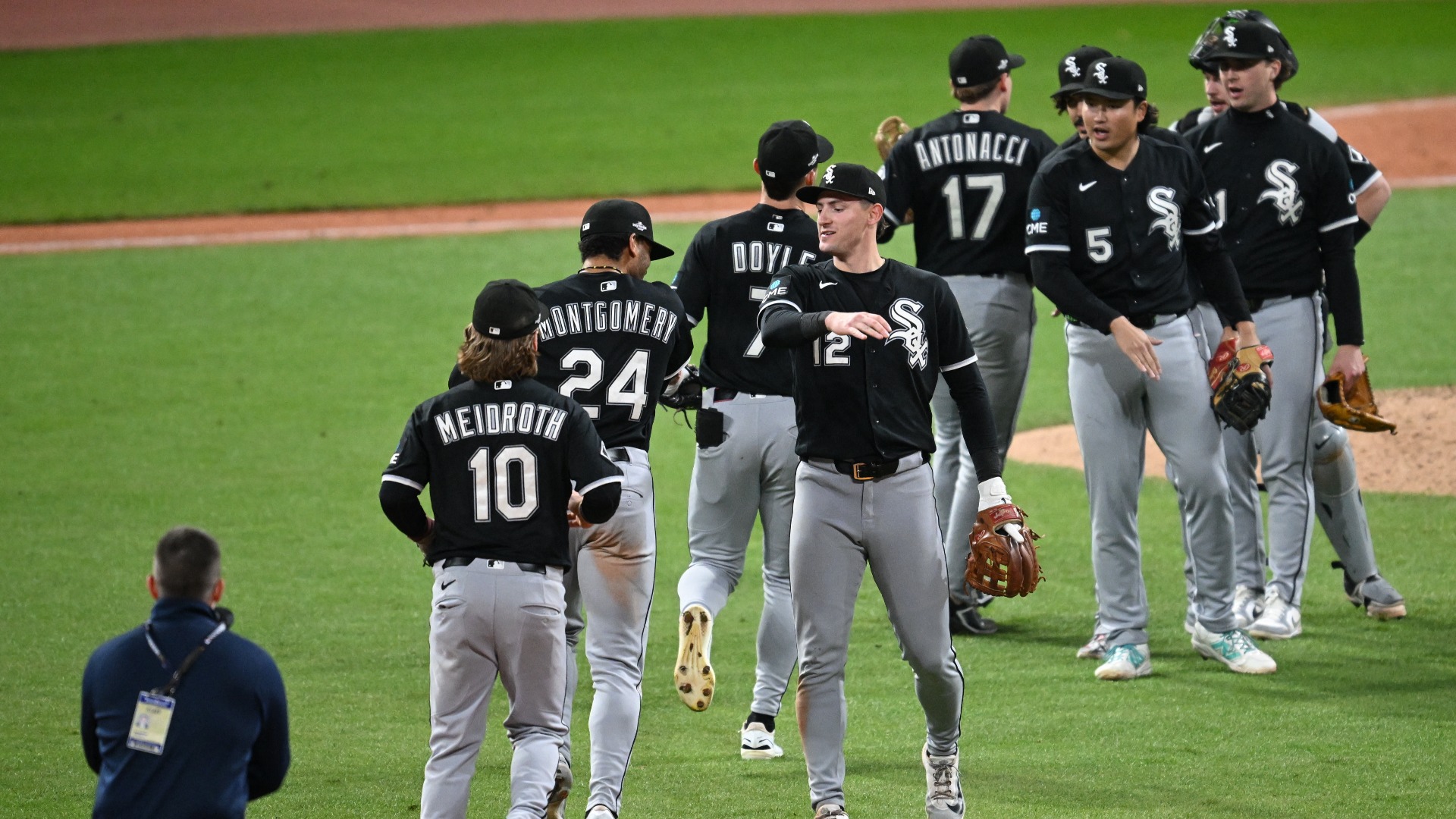 Video thumbnail for White Sox Surge: Can They Keep Winning in the Postseason?