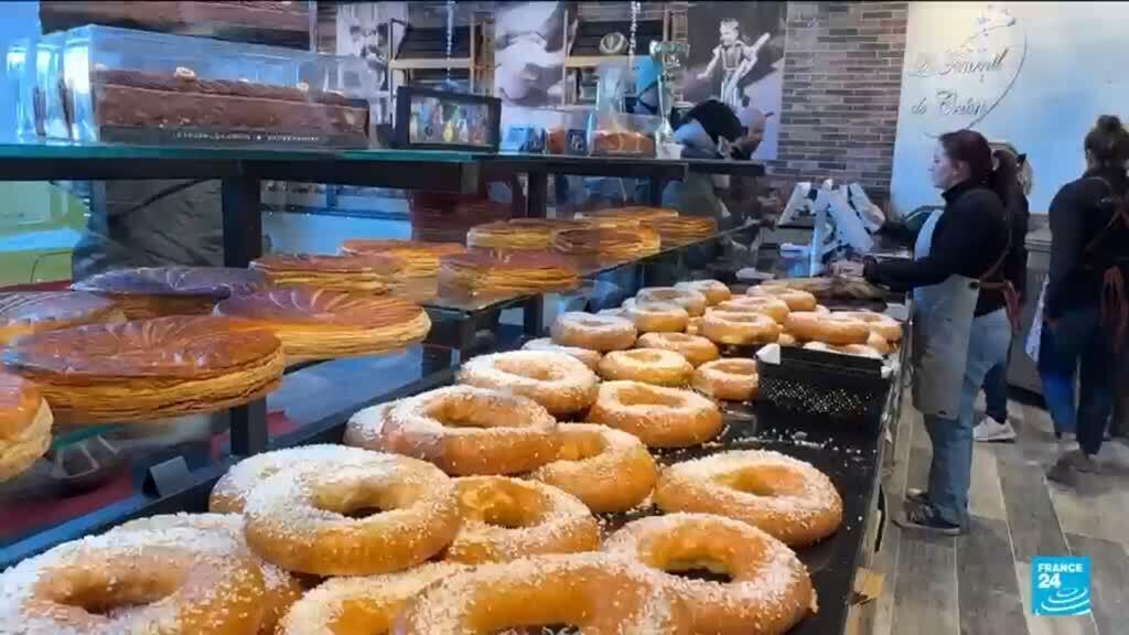 Video thumbnail for Buy a king's cake, win a car: French tradition with a twist