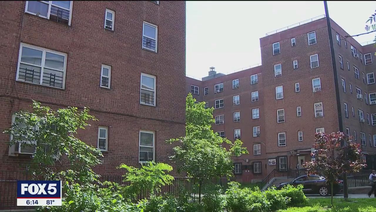 Video thumbnail for NYCHA facing criticism over vacant NYC apartments