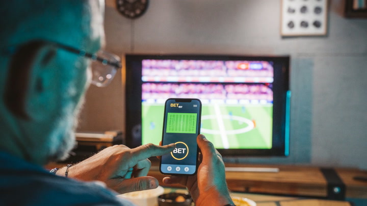 Video thumbnail for The Betting Boom Is Changing How Americans Watch Sports