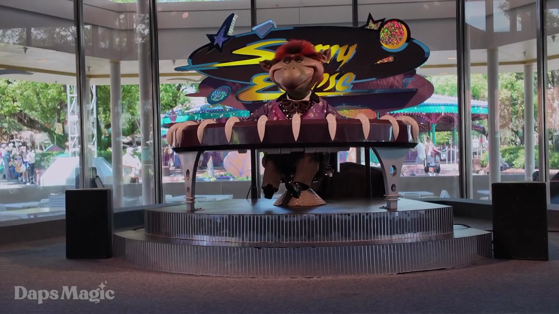 'Video thumbnail for Sonny Eclipse Performs at Cosmic Ray's Starlight Cafe | Walt Disney World Resort 2025 4K'