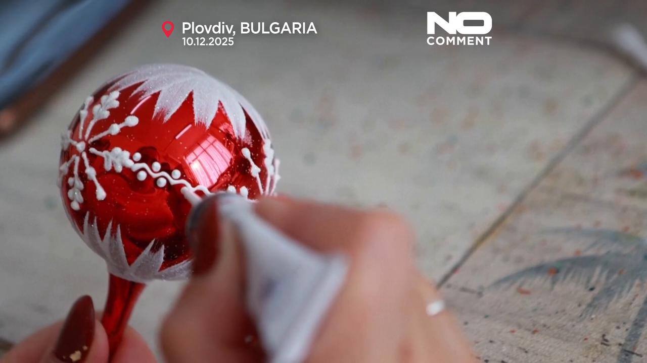 Video thumbnail for Bulgarian glass ornaments by disabled artists are winning hearts