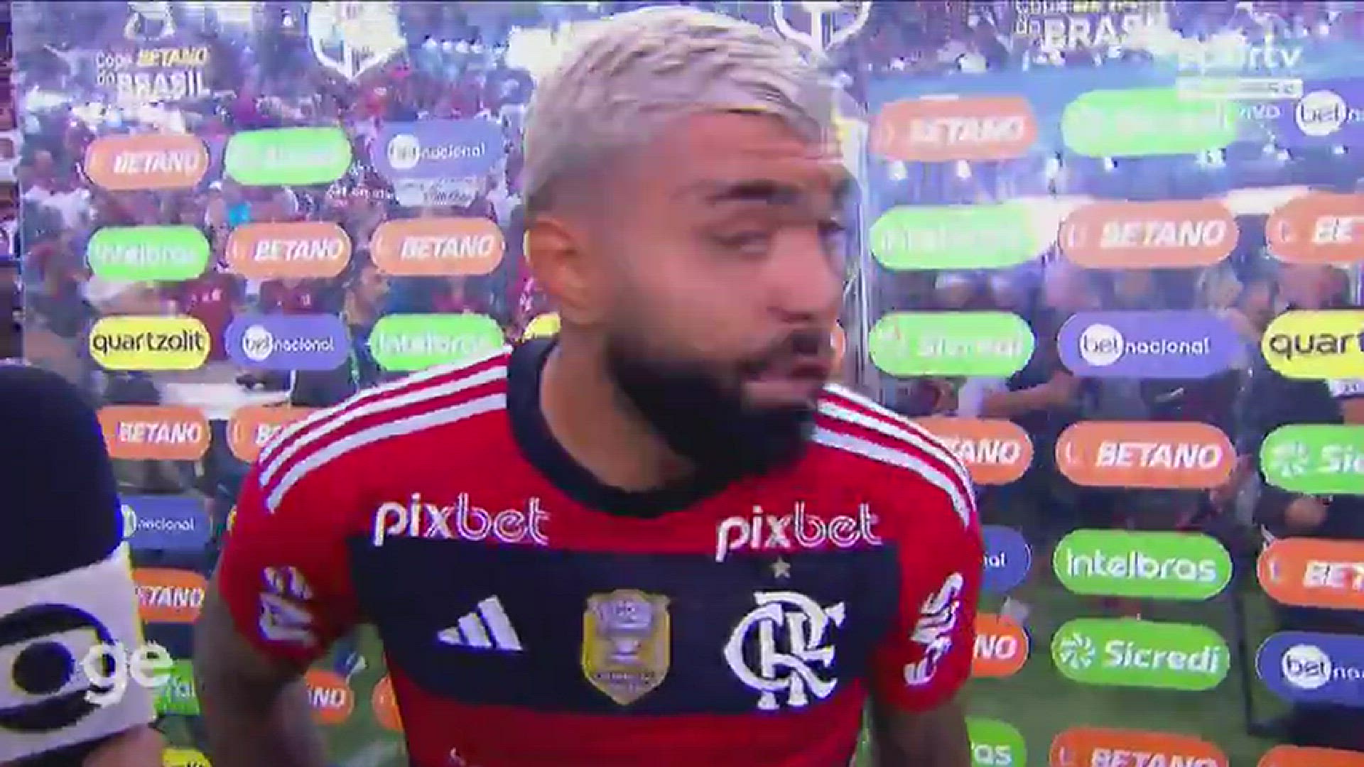 Video thumbnail for Gabigol comemora classificação na Copa do Brasil e desmente problemas no elenco: "Flamengo é nosso amor"
