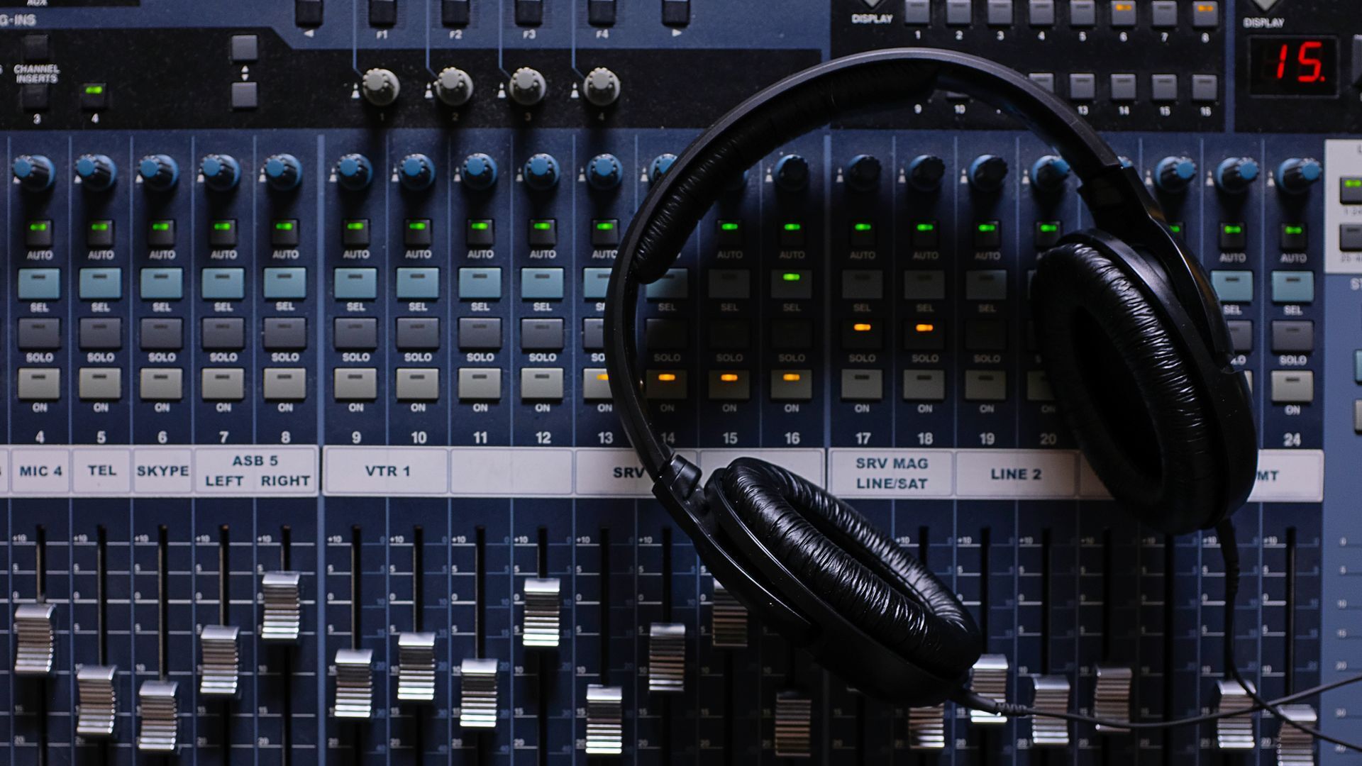 Video thumbnail for First AI song made with quantum supercomputing power released