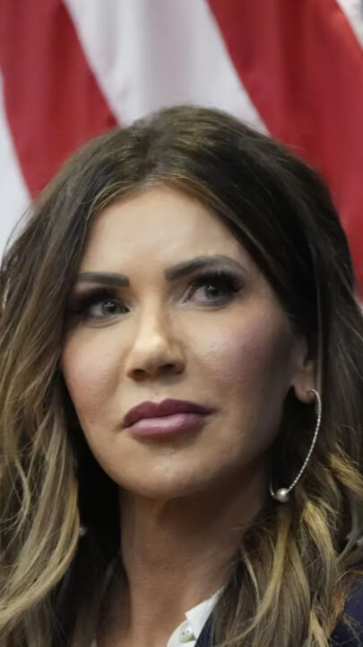 Video thumbnail for Homeland Security secretary promises $10K bonuses for select TSA agents who worked during the government shutdown