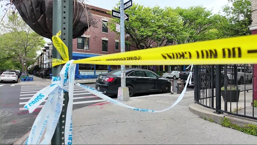 Video thumbnail for Investigators say Bed-Stuy stabbing was prompted by argument
