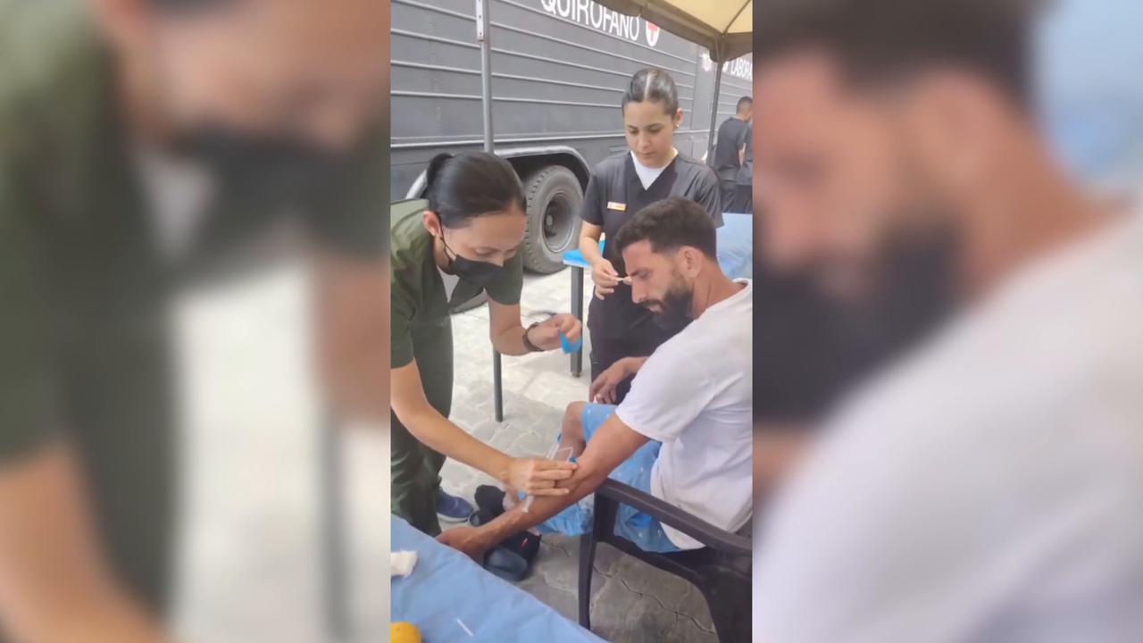 Video thumbnail for Venezuela: Medical teams treat survivors rescued from Venezuela earthquake rubble.