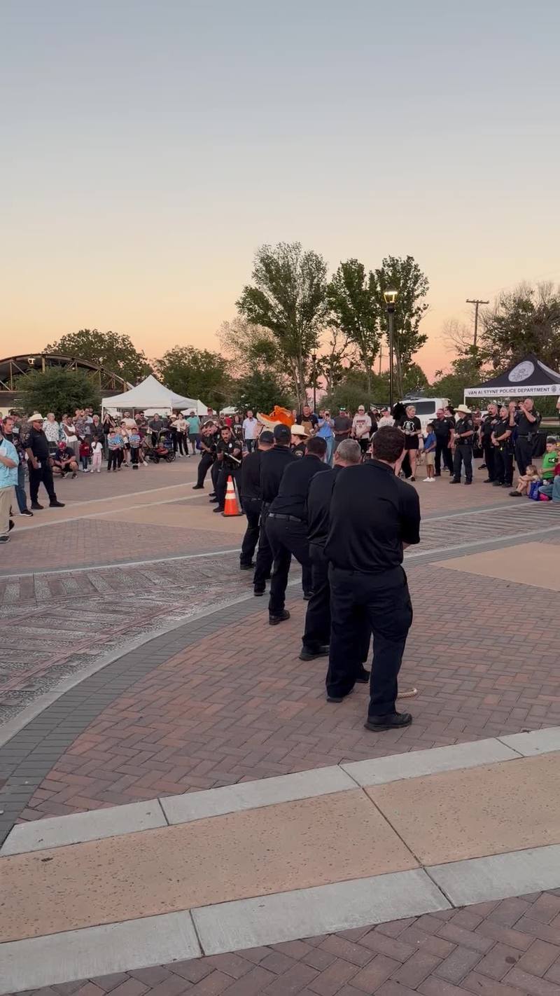 Video thumbnail for Firefighters Edge Out Police in National Night Out Tug of War