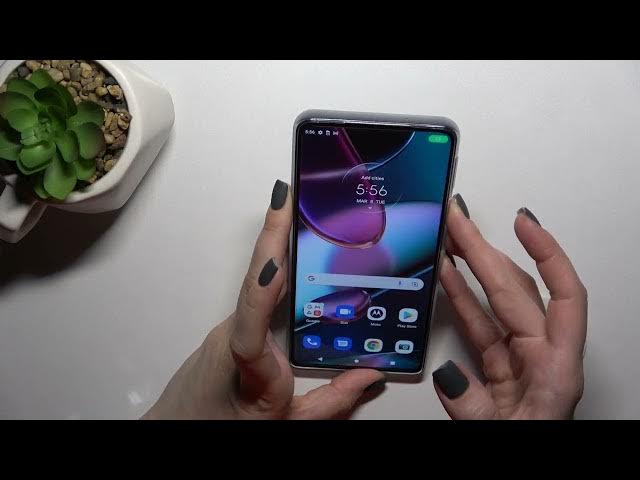 Video thumbnail for MOTOROLA Edge 30 Pro Face Unlock Test