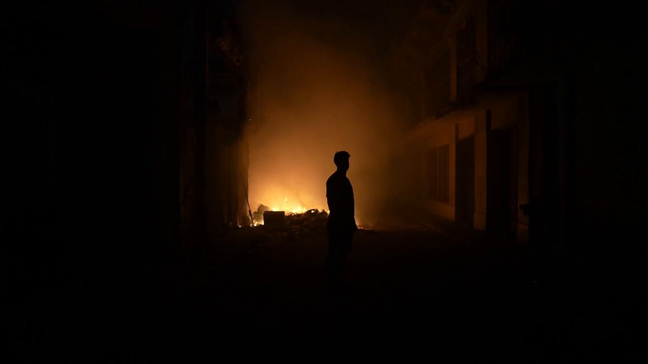 Video thumbnail for Cuba: Power cuts and fuel shortages disrupt daily life in Havana.
