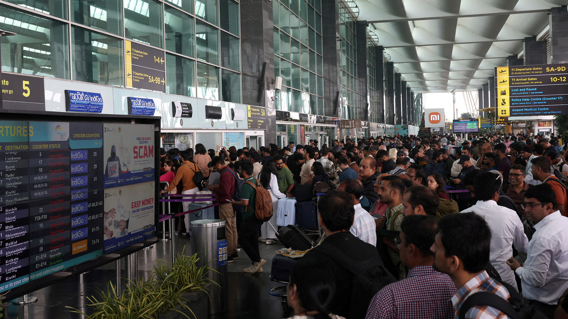 Video thumbnail for Thousands of travellers stranded in India as IndiGo airline cancels flights
