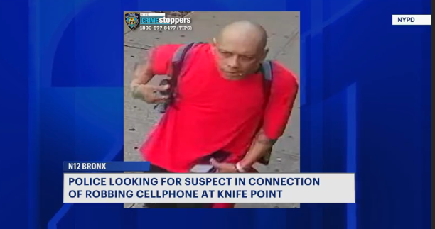 Video thumbnail for Man robbed at knifepoint on 4 train