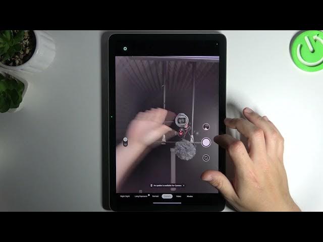 Video thumbnail for How to Take Live Motion Photos on GOOGLE Pixel Tablet? - Make Live Photos