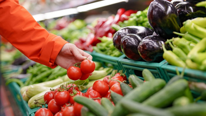 Video thumbnail for AI Could Soon Decide What You Pay For Groceries