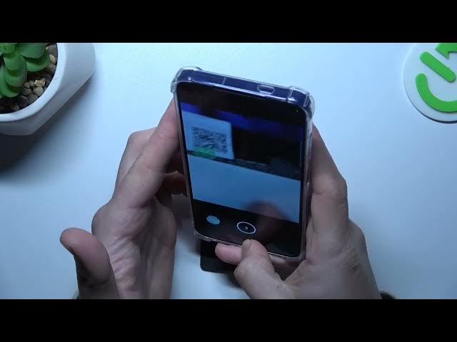 Video thumbnail for How to Take Bust Shot Photos on SAMSUNG Galaxy S24