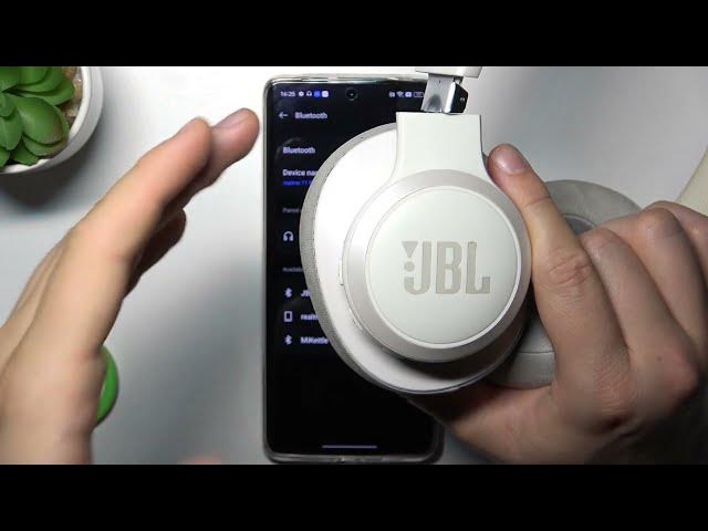 Video thumbnail for How to Fix Connection Issues of JBL Live 500BT?