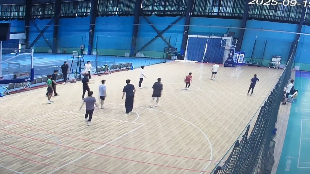 Video thumbnail for Long Basketball Shot Made from Free-Throw Line in Jilin, China