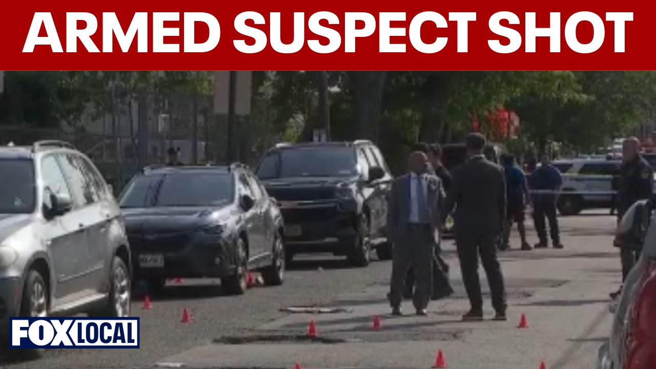 Video thumbnail for NYPD: Armed suspect shot after Far Rockaway explosion; 2 dead