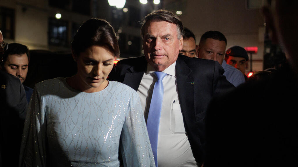 Video thumbnail for Brazilian justice faces pressure for alleged links to disgraced banker