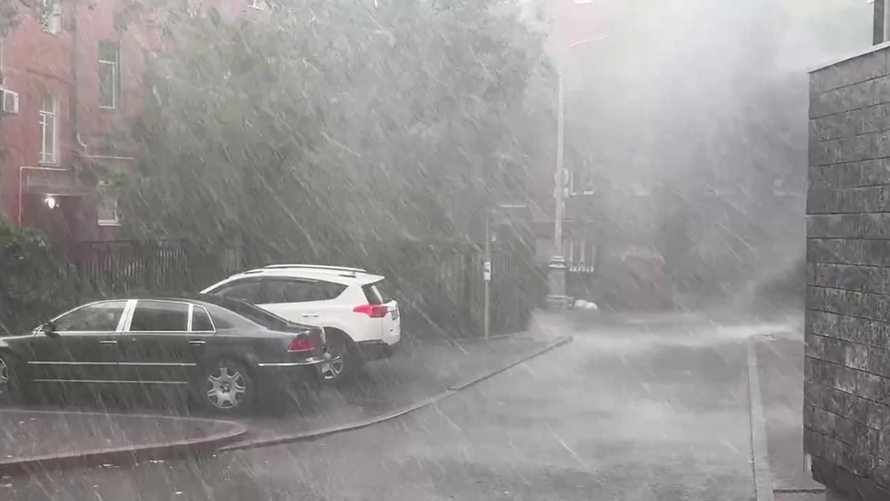 Video thumbnail for Russia: Rainy weather in Moscow.