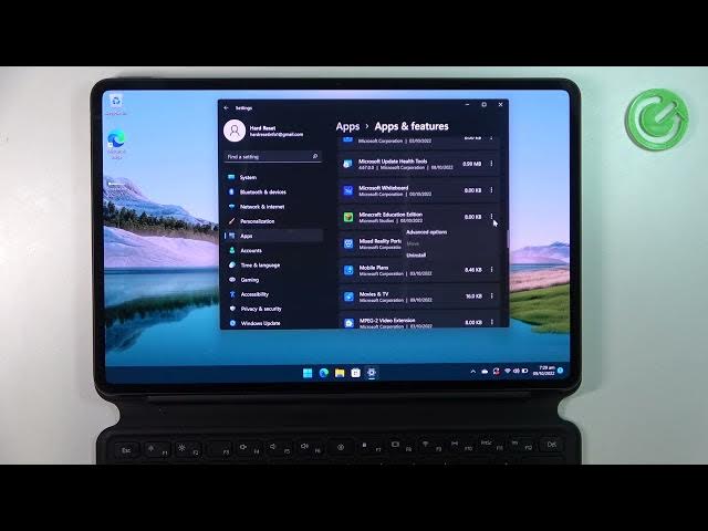 Video thumbnail for HUAWEI MateBook E Windows 11 - How To Remove Apps & Games