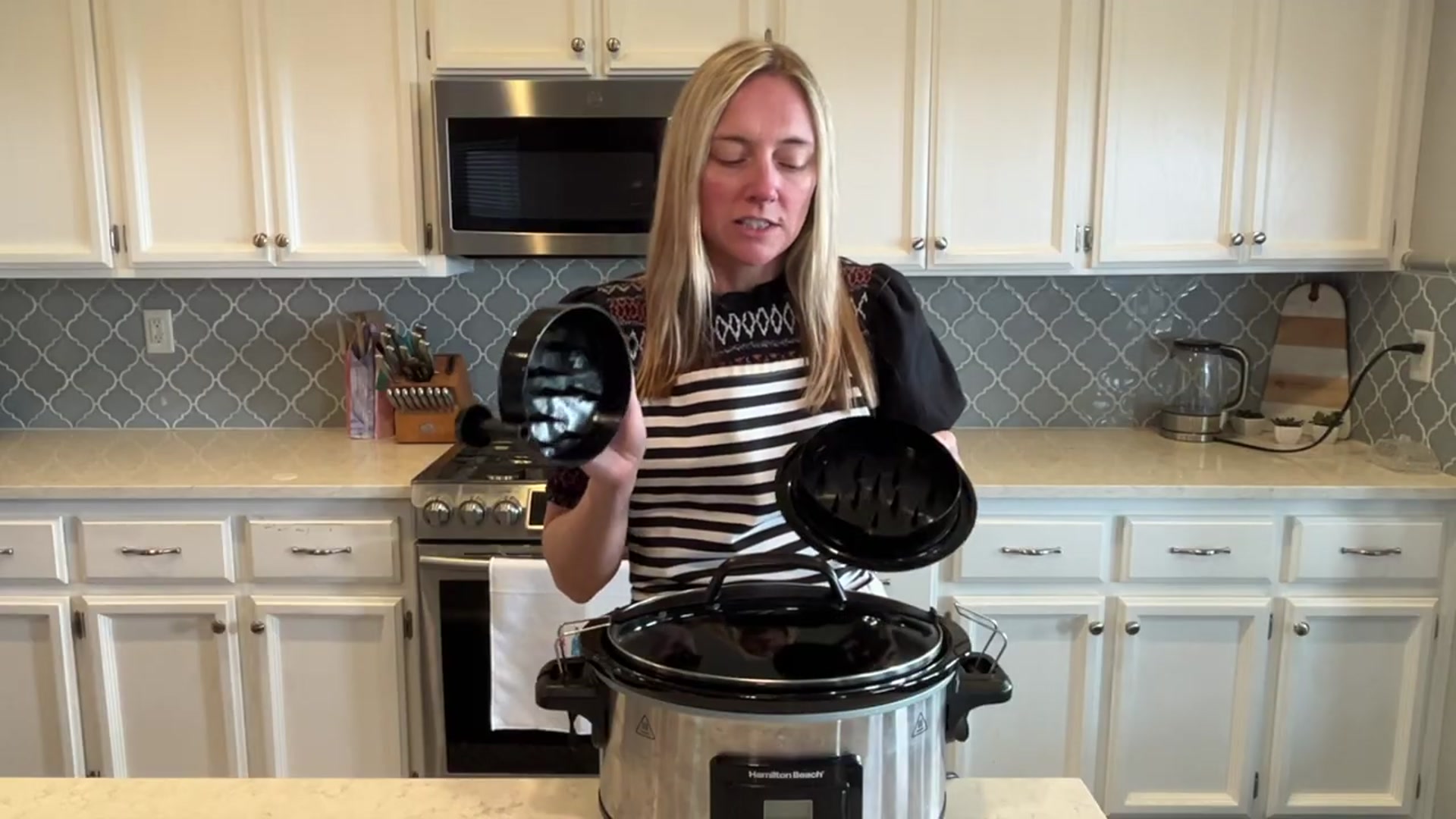 Video thumbnail for 5 EASY Meals You Can Make With Shredded Chicken   Molly Purcell(720P HD)