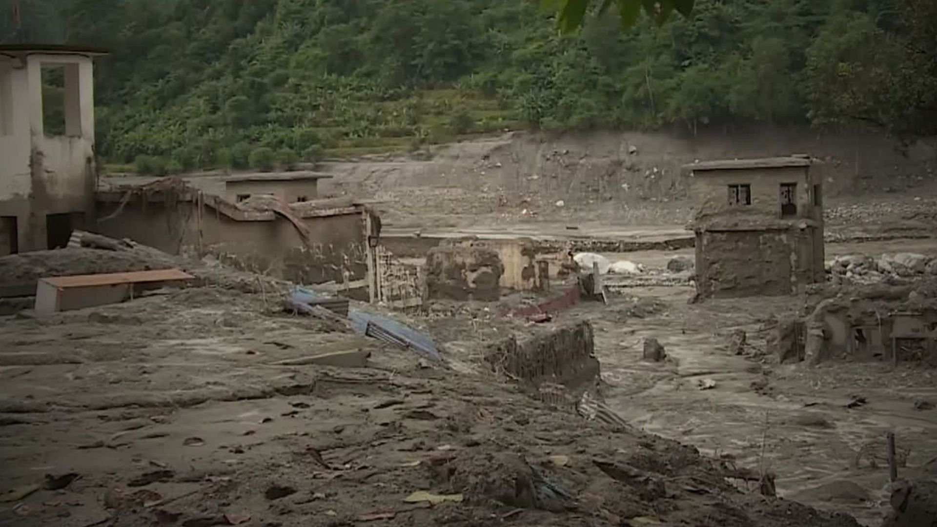 Video thumbnail for Nepal-China floods: Nearly 3,000 people missing as rescue efforts continue