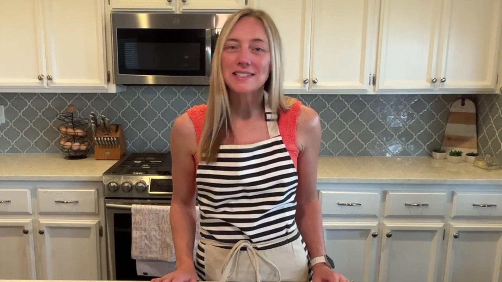 Video thumbnail for 5 Delicious   EASY Brunch Recipes   Molly Purcell(720P HD)