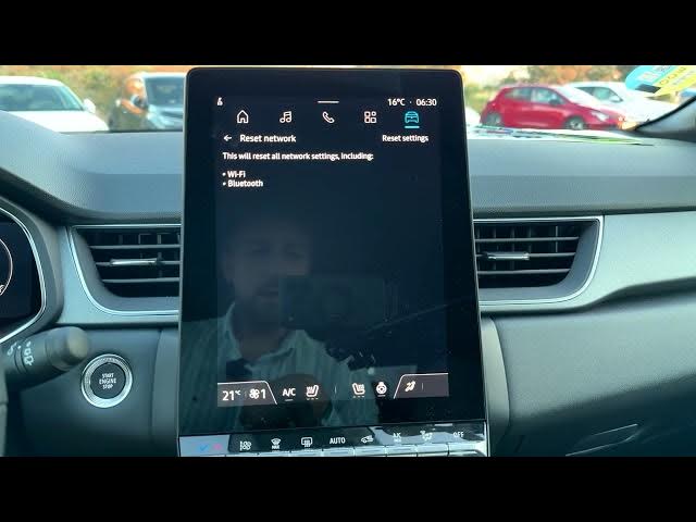 Video thumbnail for Renault Captur – How to Reset Network Settings