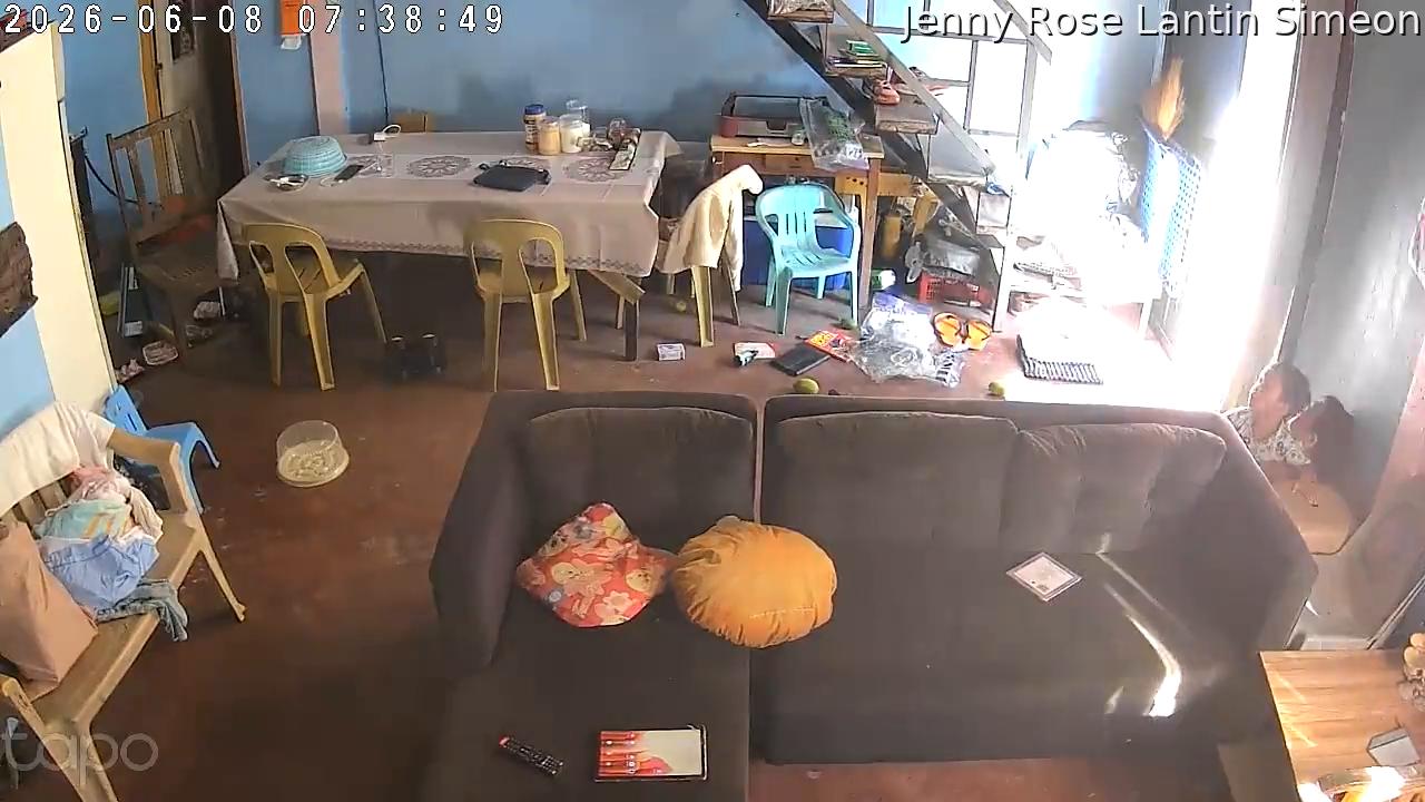 Video thumbnail for Intense Earthquake Rattles Whole House and Leaves Occupants Frightened