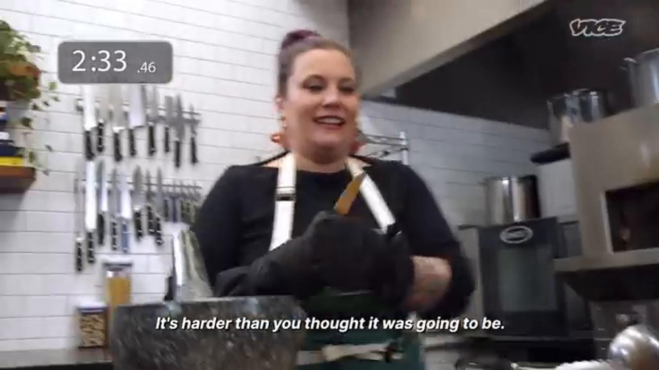 Video thumbnail for 5 Minute Challenge - Cacio e Pepe with Mittens On