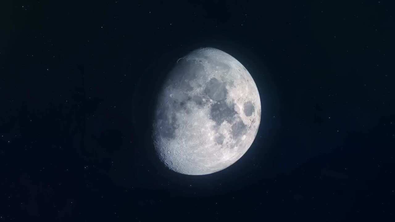 Video thumbnail for How photographers capture stunning shots of the Moon