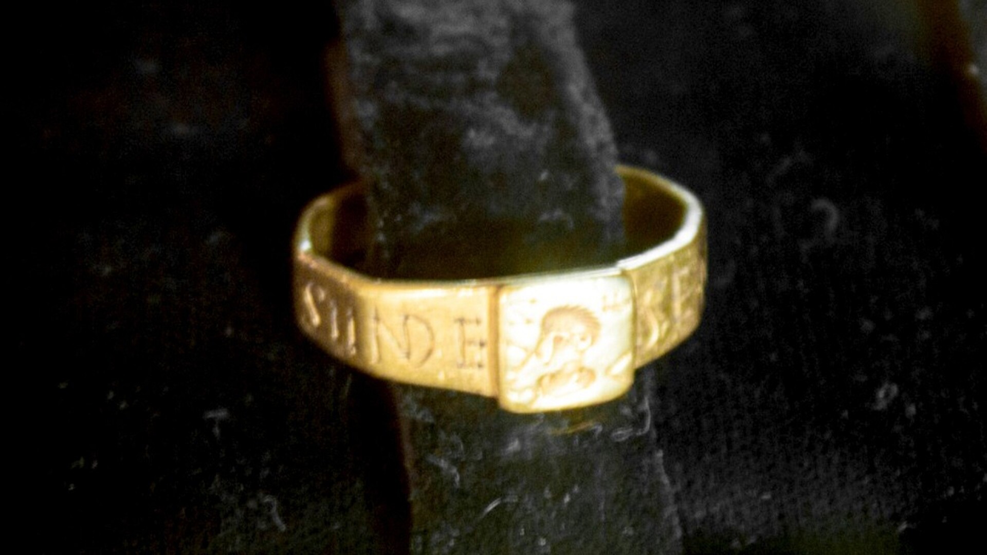 Video thumbnail for Ancient Artifacts That Are Said To Be Cursed