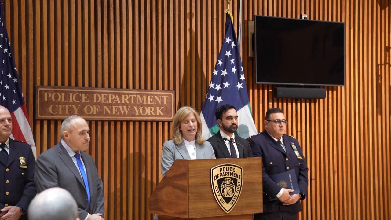 Video thumbnail for Briefing by Police Commissioner and mayor.