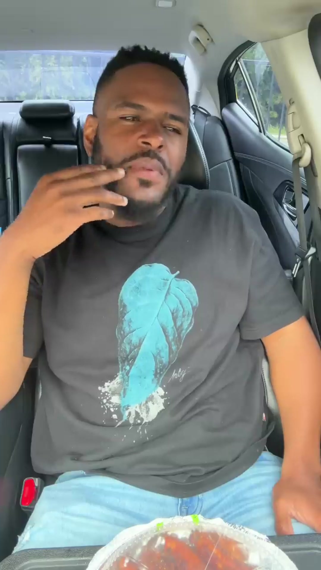 Video thumbnail for Trying The VIRAL Oxtail Pizza.. (Only In Atlanta GA)(720P HD)