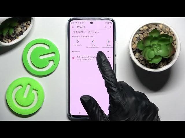 Video thumbnail for How to Set Up Alarm Clock in MOTOROLA EDGE 30 - Customize Alarms