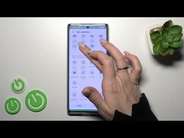 Video thumbnail for How to Edit Notification Panel in Honor 70 – Shortcuts Management